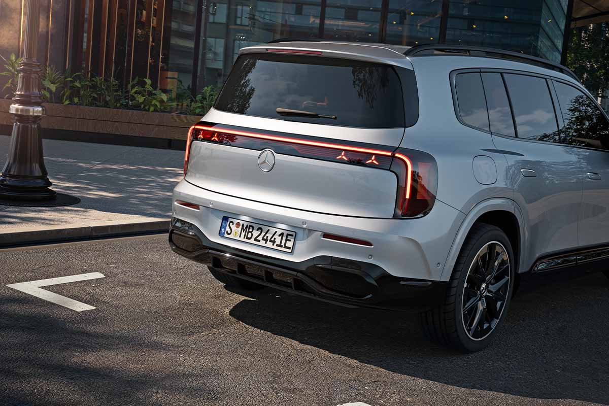 Silberner GLB von hinten.